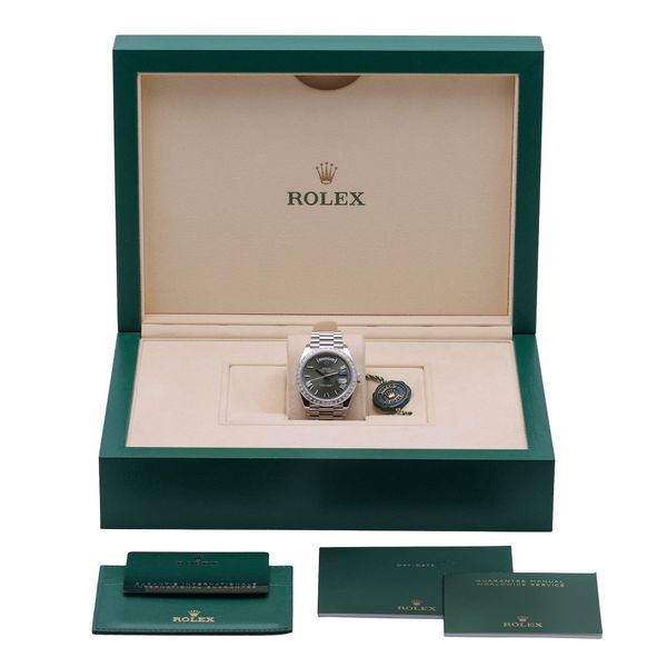 Rolex Day-Date 40 228396 TBR